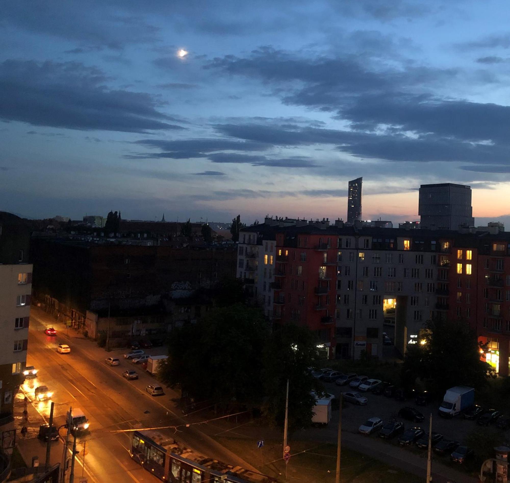 Centrum Taras Widokowy "Wroclaw Panorama" Apartment Bagian luar foto